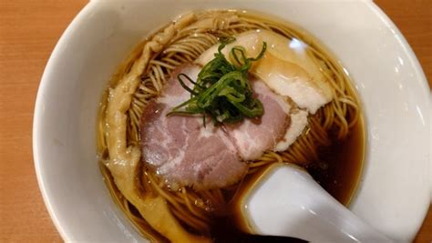 『醤油らぁ麺 900円』らぁ麺 はやし田 池袋店のレビュー ラーメンデータベース