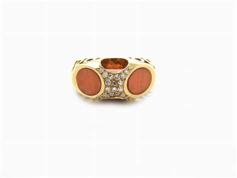 Anello In Oro Giallo Diamanti E Corallo Arancio Asta Gioielli E