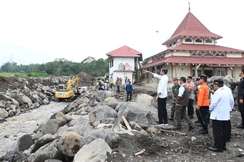 Presiden Tinjau Lokasi Banjir Bandang Sumbar Korban Pengungsian Masih