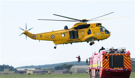 Xz589 Rescue Demo This Westland Sea King Har3 Xz589 Was Flickr