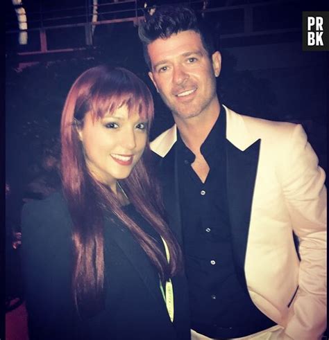 Photo Barbara Lune Les Anges Prend La Pose Avec Robin Thicke Sur