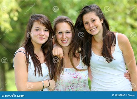 Groupe De Fille D Adolescent Photo Stock Image 48968862