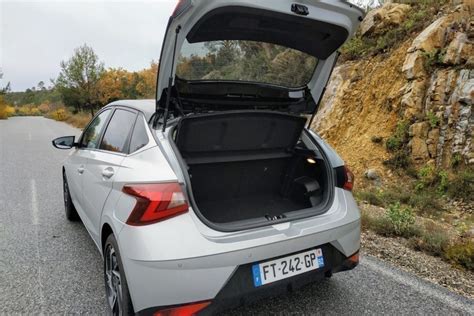 Essai Auto La Hyundai I20 Hybrid Le Véhicule Doublement Branché