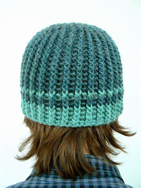 Little Crochet: Christmas Gifts - Cabled Crochet Hat