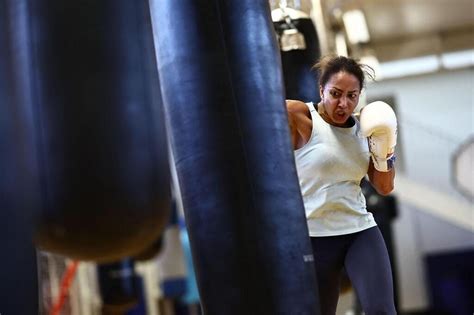 Jo 2024 La Boxeuse Estelle Mossely Veut Défiler Sur La Seine En Porte