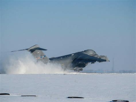 Boeing C 17 Globemaster III cel mai mare avion care a aterizat la IAȘI