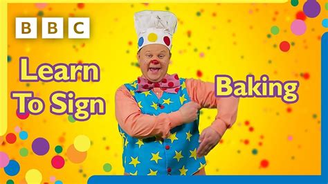 Learn to sign Baking 👨‍🍳🍪🍰 | Mr Tumble and Friends - YouTube