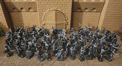 LOT SOLDATS ITALERI Esci Chevaliers Moyen Âge Figurines 1 72 EUR 7 99