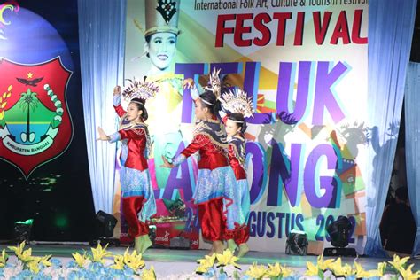 Tarian Lemboso Akhiri Festival Internasional Teluk Lalong Tahun 2022