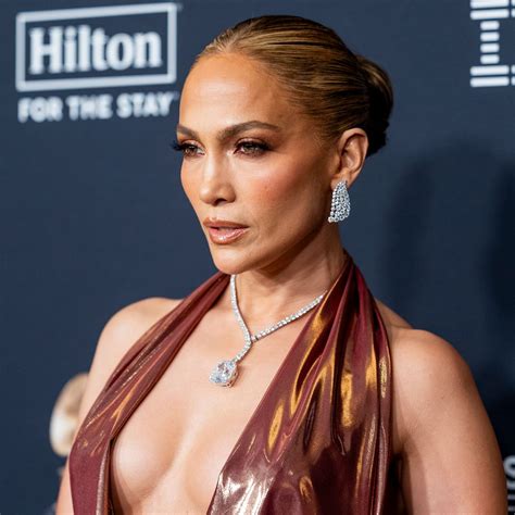 Jennifer Lopez Desaf A El Fr O En Aspen Con Su Sexy Posado En Bikini Hola
