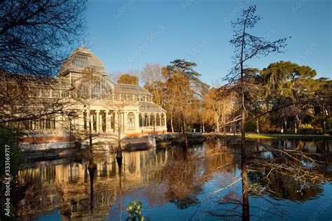 Crystal Palace at Retiro Park (Parque El Retiro), Madrid, Spain Stock ...