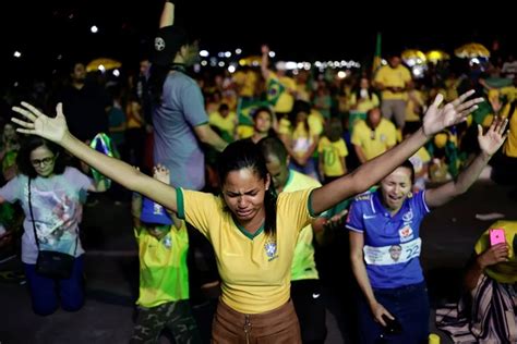 FerveÇÃo Xuxa E Famosos Celebram Vitória De Lula Apoiadores De