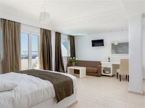 Tzekos Villas Hotel in Santorini - Room Deals, Photos & Reviews