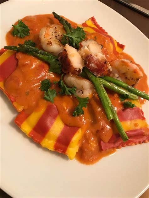 Shrimp And Lobster Ravioli In Vodka Sauce Ethnic Recipes Shrimp And