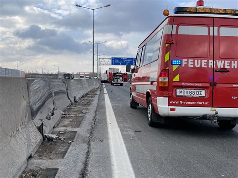 Technischer Einsatz T2 Menschenrettung Freiwillige Feuerwehr Vösendorf