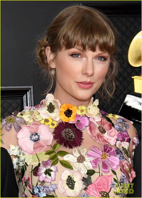 Taylor Swift Is Covered In Flowers While Arriving At Grammys 2021