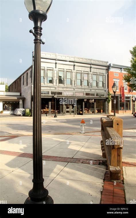 Main Street In Downtown Farmville Va Usa Stock Photo Alamy