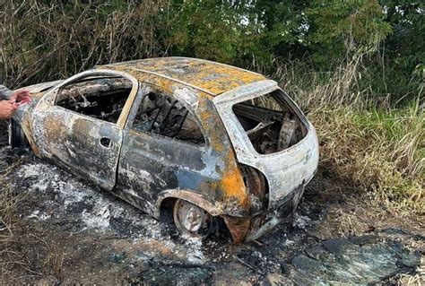 Corpo Carbonizado Encontrado Dentro De Carro Incendiado Em Conde