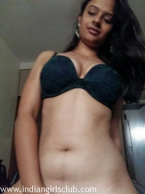 Hot Desi Babe Taking Her Nude Self Photos Indian Girls Club