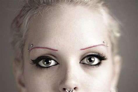 Best Eyebrow Piercing Jewelry and Eyebrow Piercing Types