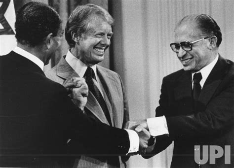 Photo Carter Sadat And Begin Shake Hands At Camp David Peace Treaty