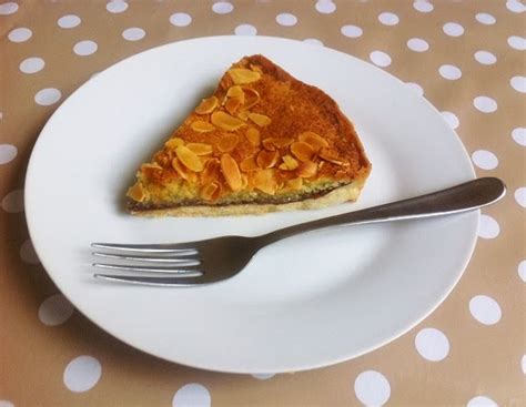 Emily's Recipes and Reviews | UK Food Blog | Leicestershire : chocolate bakewell tart.