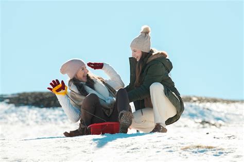 Familie Hat Spa Im Winter Kostenlose Foto