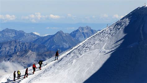 Chamonix la plus grande cordée du monde reportée en juillet ici