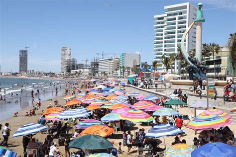 Abarrotan Tambi N Las Playas De Mazatl N Este Domingo De Pascua