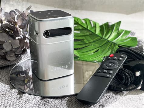 Review | LUMOS NANO Smart Projector | Home Cinema Experience - Monice