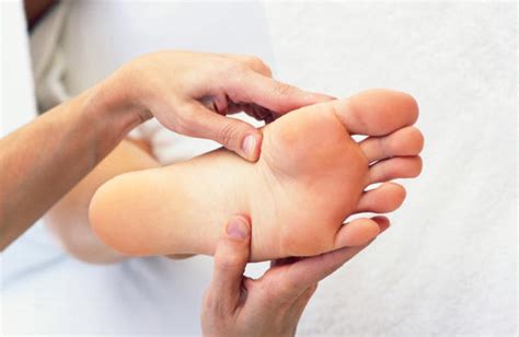 Foot Arch Pain: 12 Causes, Home Remedies and Exercises