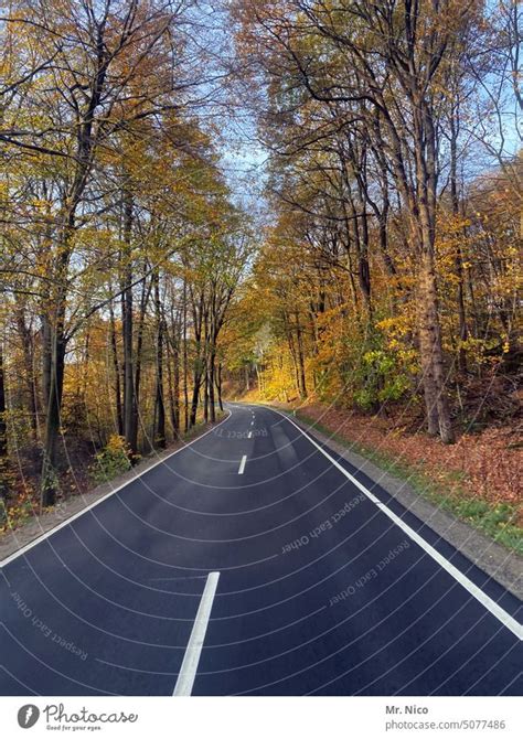 Landstra E Unterwegs Ein Lizenzfreies Stock Foto Von Photocase