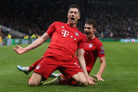 Liga Mistrzów Robert Lewandowski dogonił Ruuda Van Nistelrooya