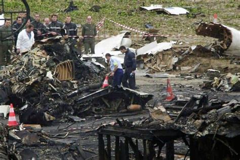 25 Images of the Disastrous Concorde Crash of 2000