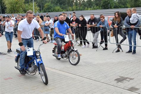 Ostro Ka I Zlot Pojazd W Zabytkowych Z Lat Prl Wi To Fan W