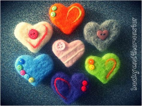 Needle Felted Valentines Brooches Fb Beckyandthemonster Felt Crafts