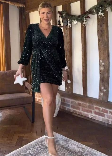 Celebs Go Wild For Sexy Sequins From Amanda Holden S Racy Bra To Beyonce S Hot Pants Daily Star