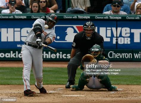 Barry Bonds Home Run Record Photos and Premium High Res Pictures ...