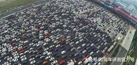 中国最严重的一次堵车 135公里车龙 堵了整整12天 新浪汽车