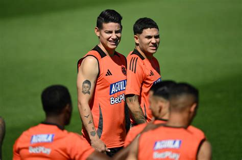 Posibles alineaciones de Uruguay vs. Colombia por la fecha 11 de las