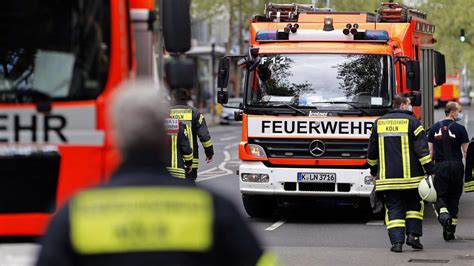 Dramatischer Einsatz in Kölner Südstadt Feuerwehr rettet zwei Menschen