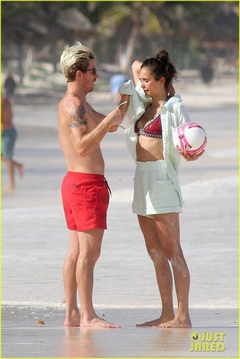 Nina Dobrev & Boyfriend Shaun White Show Some Sweet PDA on Vacation in ...