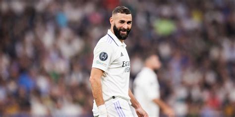 Lamour Triomphe Toujours Karim Benzema D Voile Une Photo Craquante