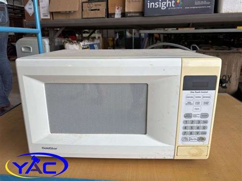 Goldstar Microwave - YAC Auctions