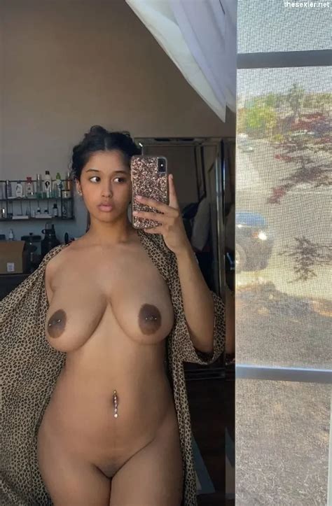 27 Hot Busty Ebony Nude Huge Natural Tits 43bnp THESEXIER Net