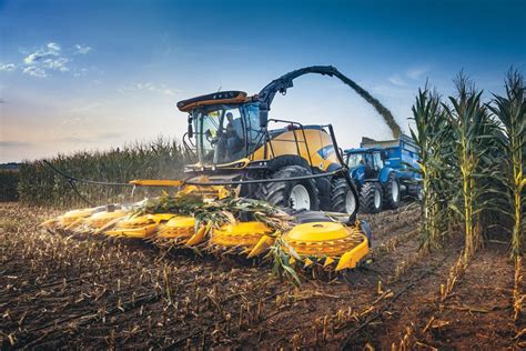 New Holland Debuts The FR920 Forage Cruiser Farmtario