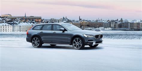 2020 Volvo V90 Cross Country Review, Pricing, and Specs