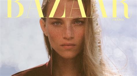 Rebecca Leigh Longendyke Oozes Sex Appeal On The Simple But Effective