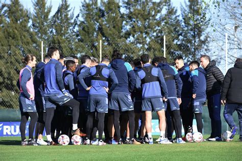 Racing Visitante Ante Platense Y Un Punto D Bil Racing De Alma