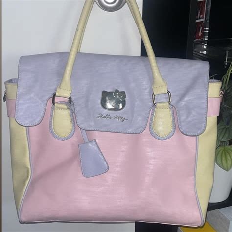 Hello Kitty pastel purse nice and open inside to... - Depop